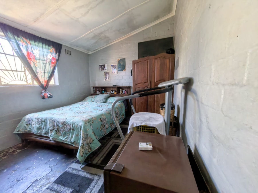1 Bedroom Property for Sale in Lavender Hill Western Cape